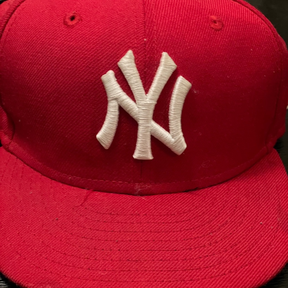 Youth New Era fitted size 6 5/8